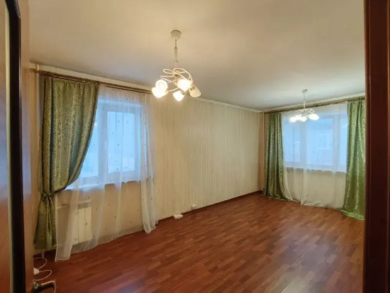 3-х комн кв пр. Ленина, 68, кухня 8,3 кв.м., в отл сост. 5 млн 500 тыс - Фото 1