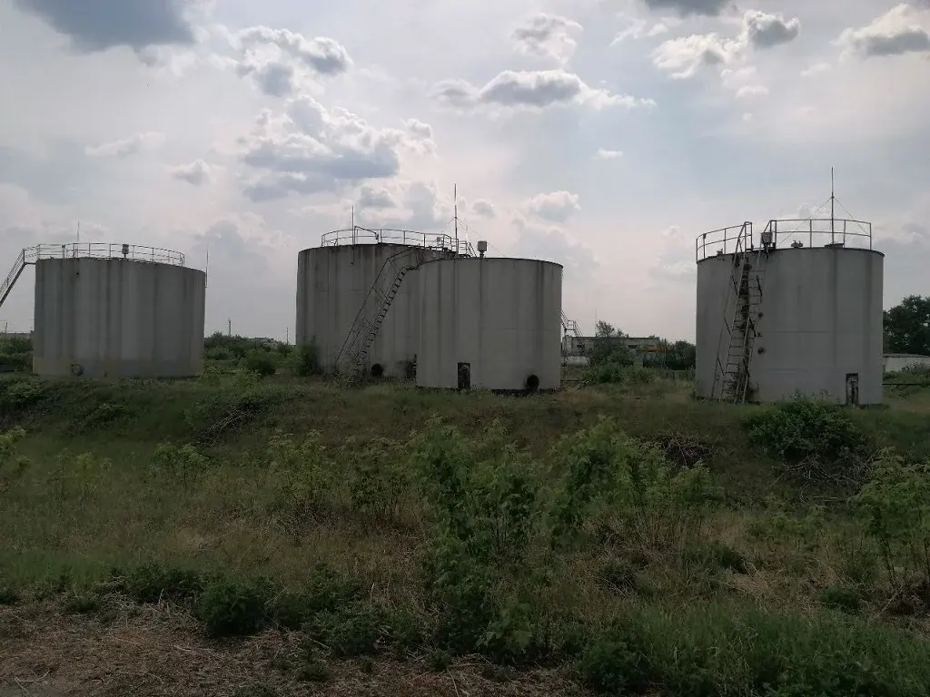 Продажа нефтебазы с нефтеперерабатывающей установкой в Курганской обл. - Фото 2
