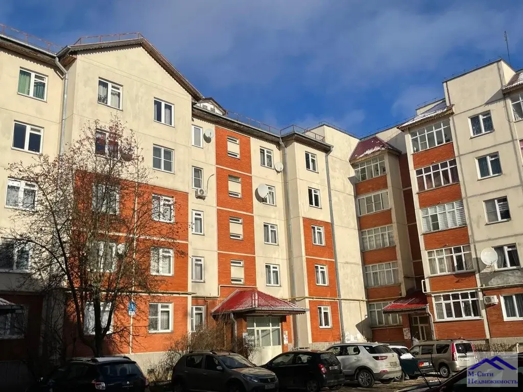 Продам 4-х комнатную квартиру в микрорайоне Маклино г. Малоярославца - Фото 1
