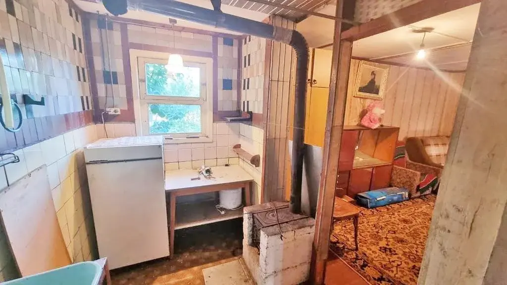 Два каркасно-щитовых дома на 6 сотках земли., Купить дачу в ...