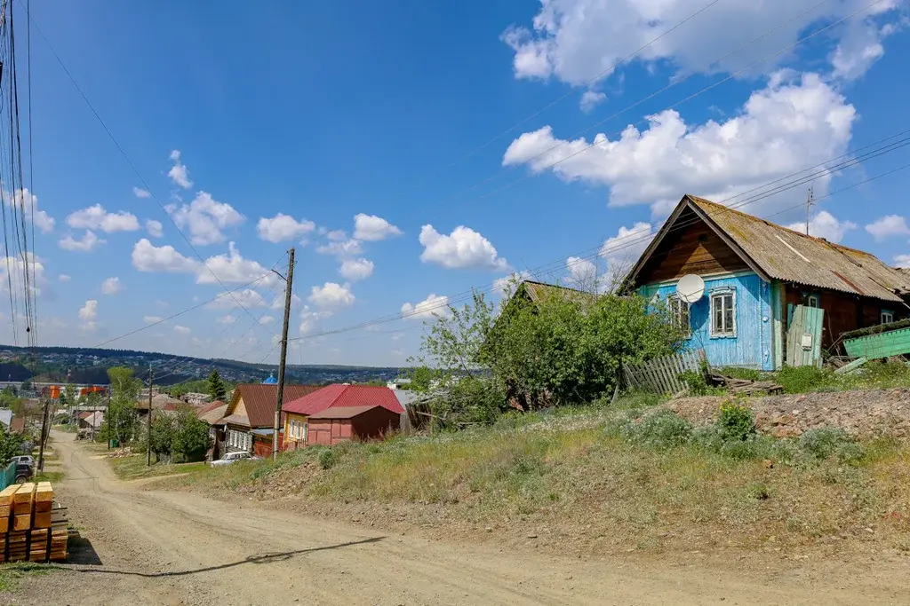 В продаже домик, расположенный в живописном городе Нязепетровске на ул - Фото 1
