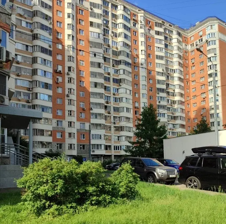 Продается большая 3-х ком. квартира в Москве Студенный пр. - Фото 0