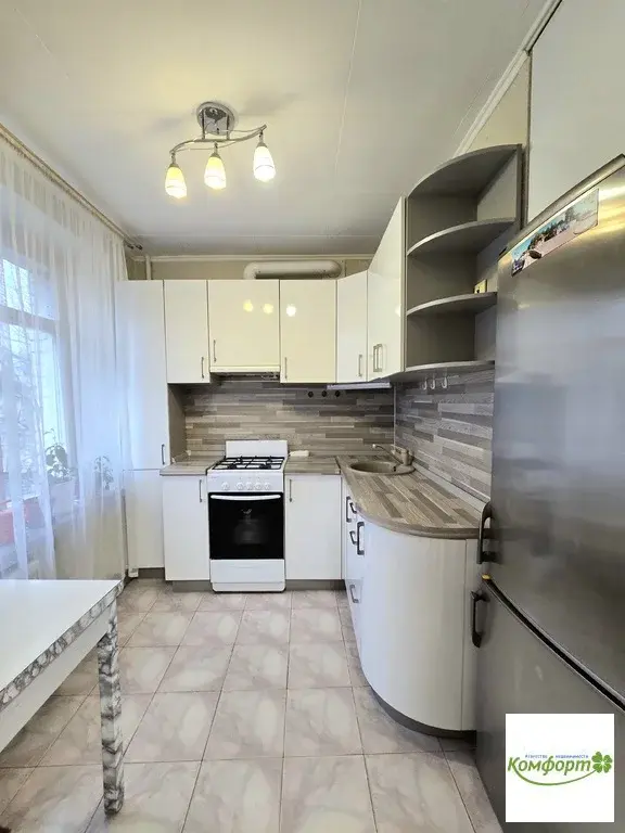 Продается 3 ком. квартира п. Родники, ул Б.Учительская, д.18 - Фото 1