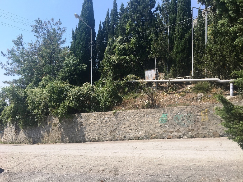 Земельный участок гурзуф. Гурзуф партизанское. Ялта красивый участок. Крымских партизан г. Земли в гурзуфе.