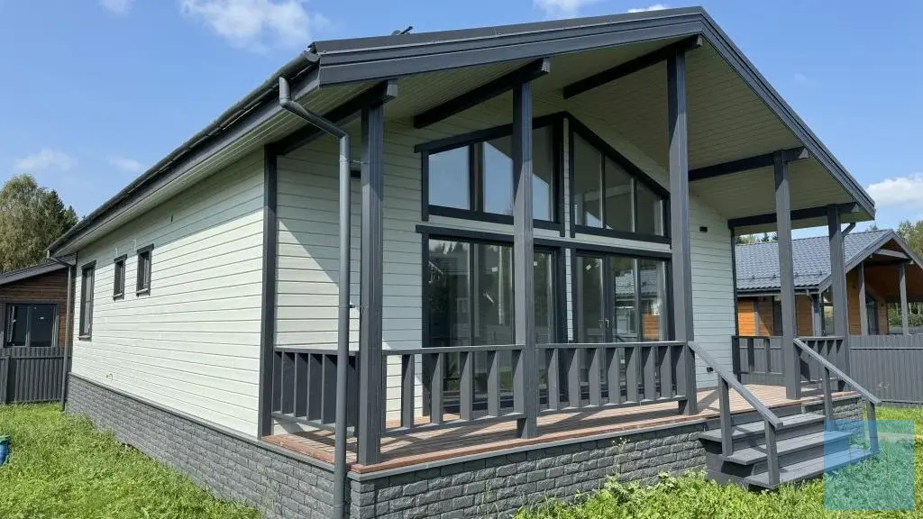 дом 117 м2 с коммуникациями и ремонтом на участке 6 соток - Фото 2