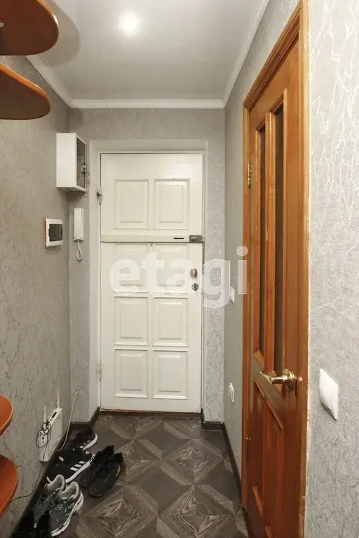 3 - комнатная квартира, Ялуторовск, ул. Скворцова-Степанова, д. 6 - Фото 0