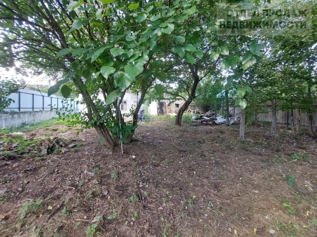 Небольшой дом с большим участком земли - Фото 13