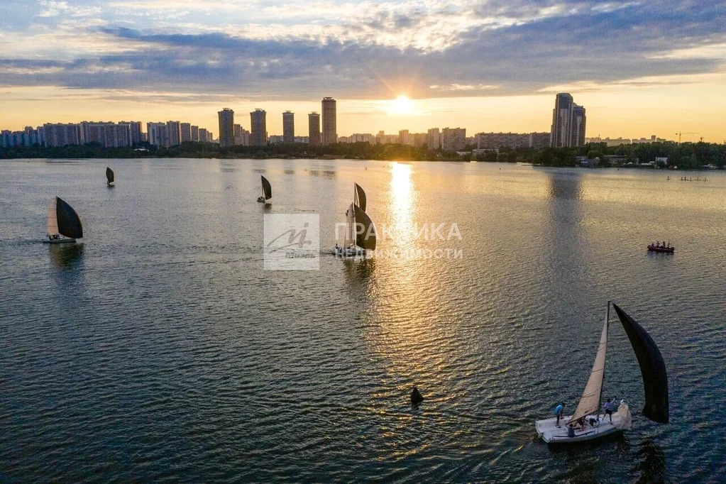 Продажа квартиры, ул. Твардовского - Фото 0
