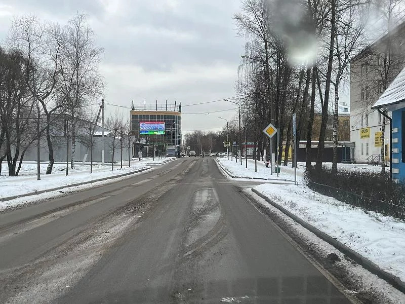 В центре поселка Лесной сдается торговое помещение под магазин или дру - Фото 0