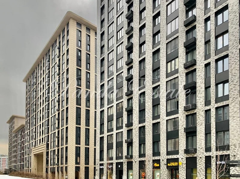 Просторная квартира в новом ЖК (ном. объекта: 9815) - Фото 9