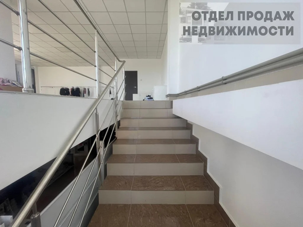 Большое 2х этажное здание - Фото 16