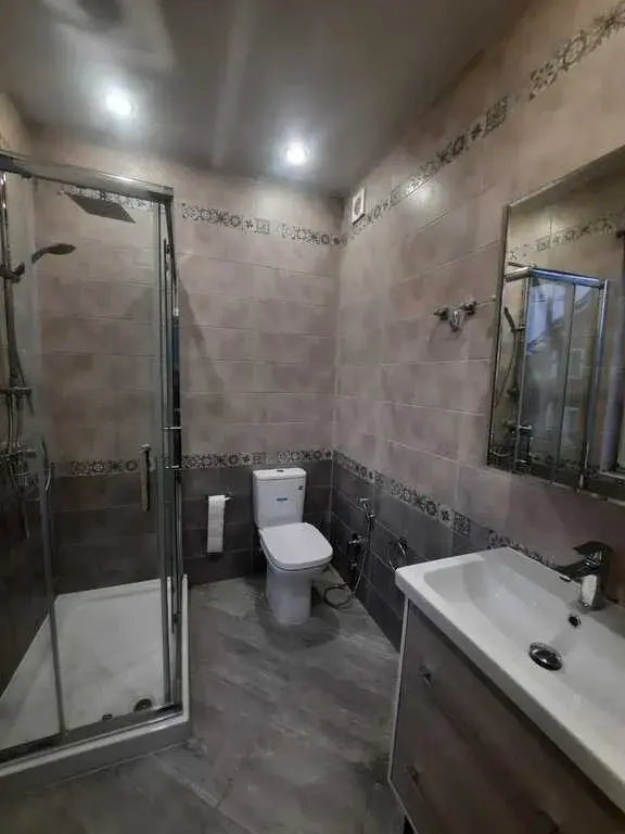 Современный дом у озера - Фото 15