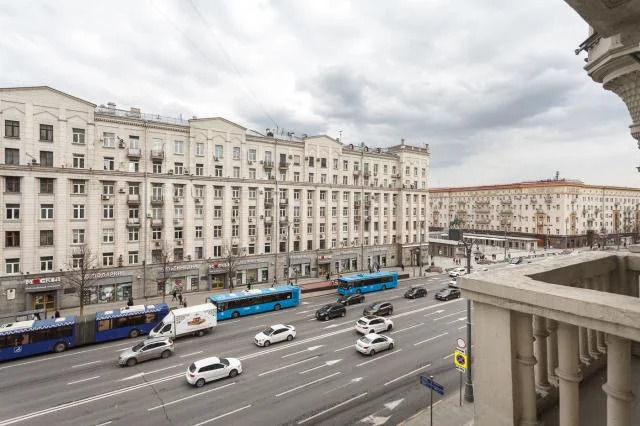 М тверская. Улица Тверская Москва дом 41. Тверская улица квартиры. Фотографии Тверской улицы у метро Пушкинская.