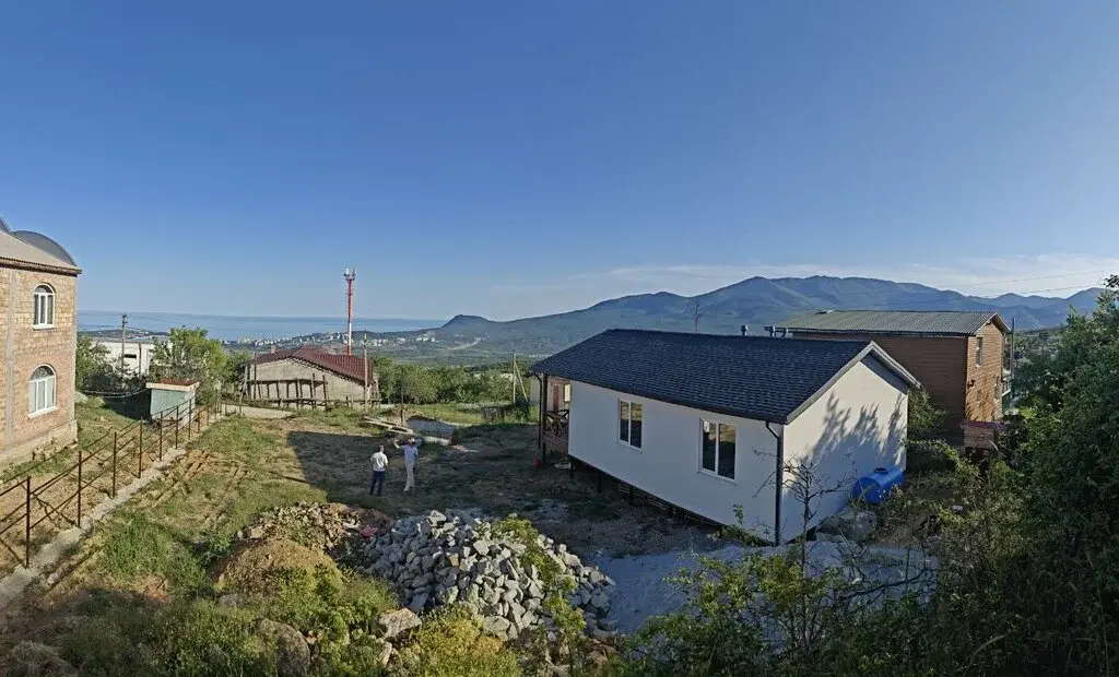 Участок с видом на море, горы и город Алушта, Крым - Фото 1