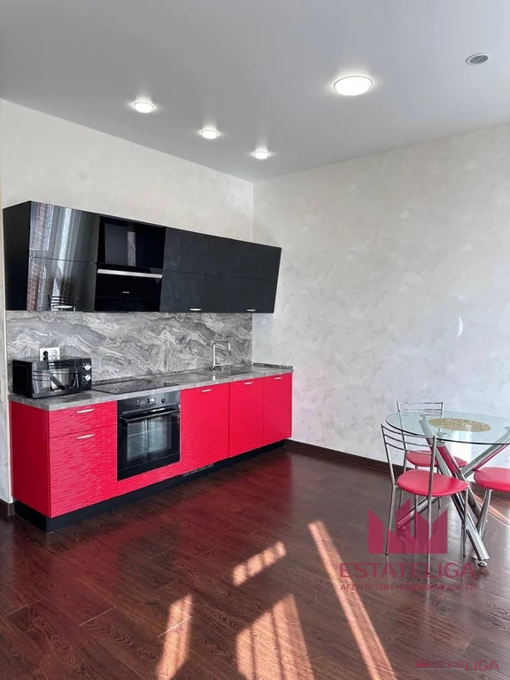 Продажа квартиры, ул. Адмирала Макарова - Фото 1