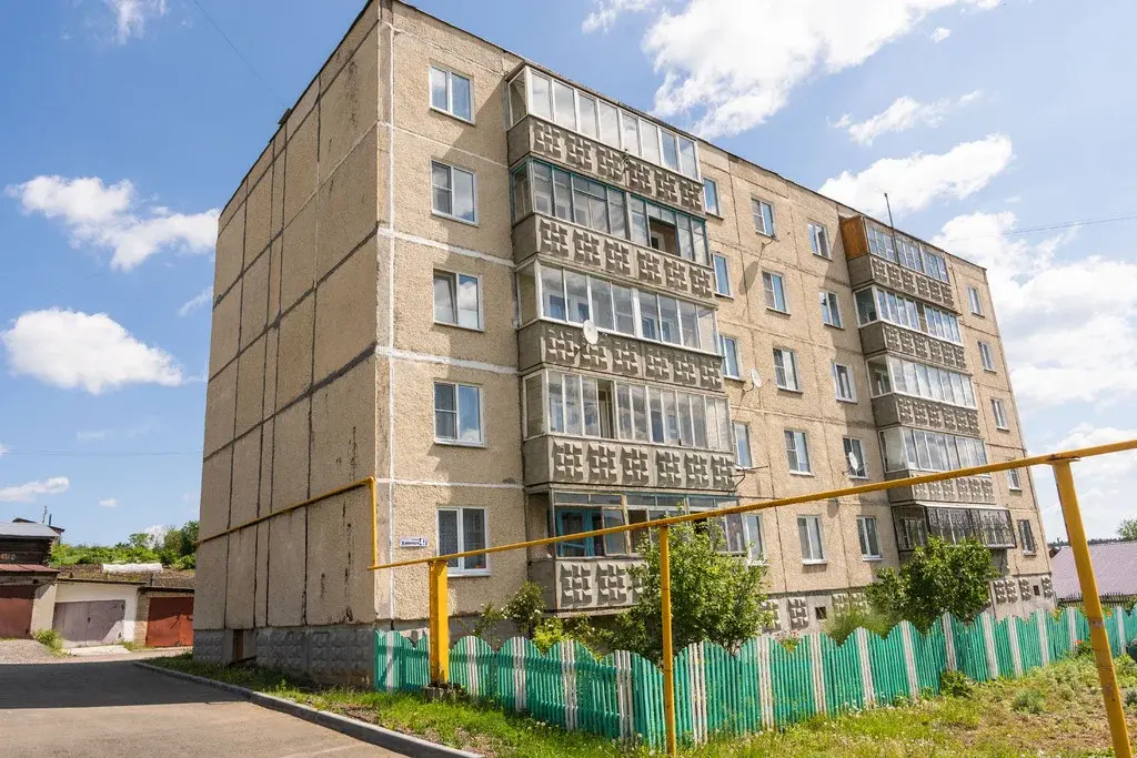 Продается шикарная двухкомнатная квартира в центре Нязепетровс - Фото 2
