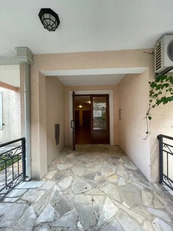 Продажа 2-комнатной квартиры на побережье в Черногории - Фото 3