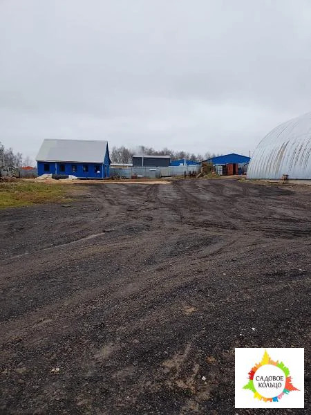 На огороженной, охраняемой территории предлагается ангар 600 кв - Фото 1