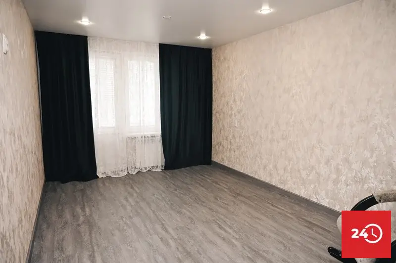 В продаже 2-комн. квартира г. Кузнецк ул. Радищева д.21 с новым ремонт - Фото 1