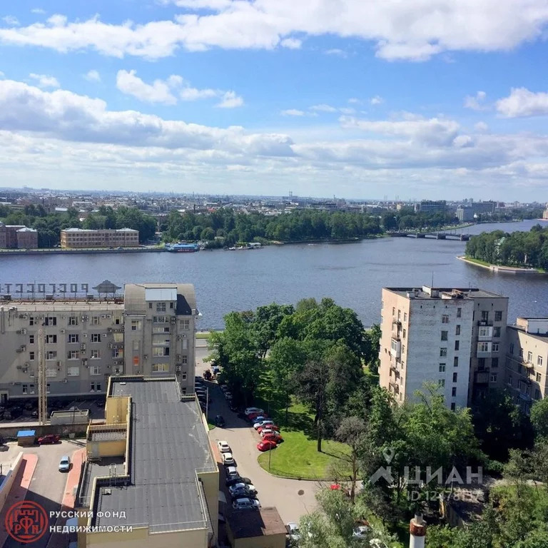 Кв спб. Ретро Ушаковская набережная. Ушаковская набережная 3к1 метро. Питер метро черная речка Ушаковская набережная. Набережная 9 к3.