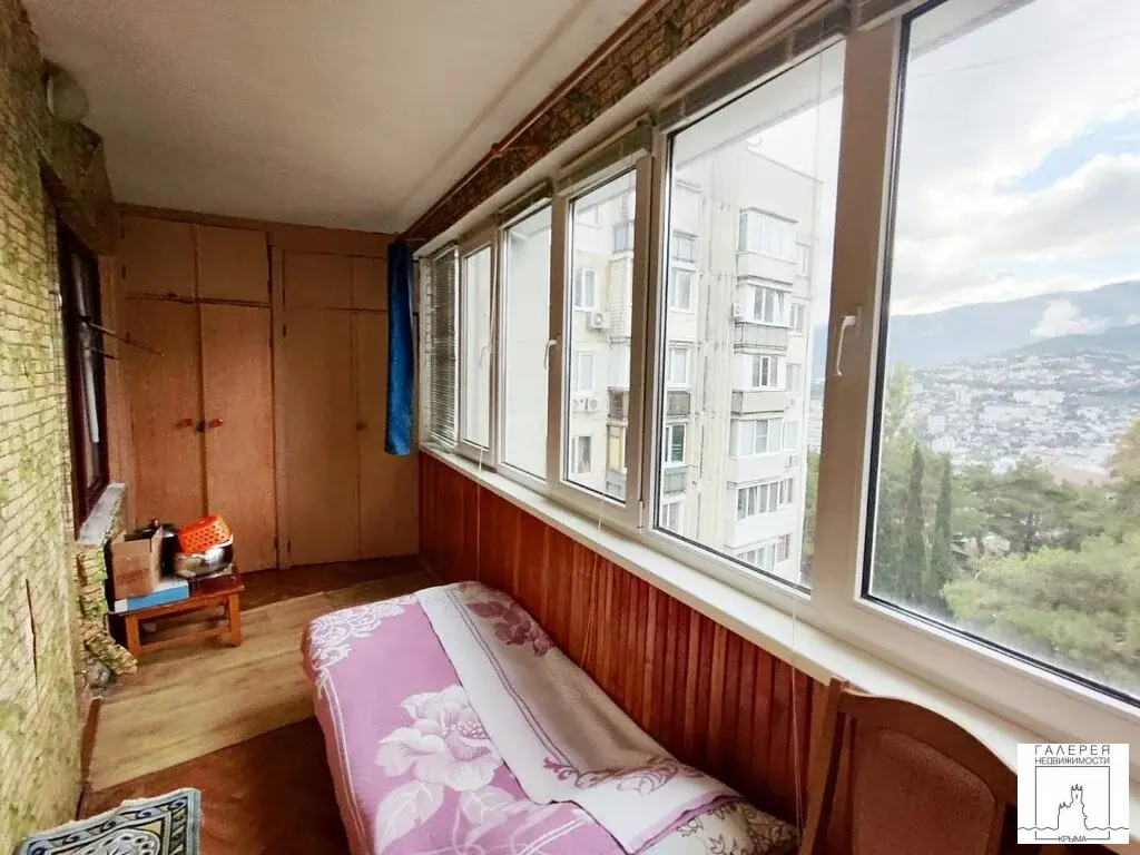 Продаётся светлая видовая 2-комнатная квартира в Ялте, ул. Мухина - Фото 12