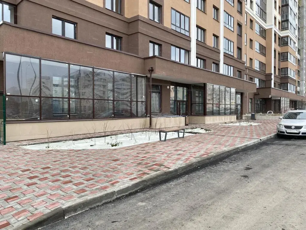 помещение с отдельным входом на первой линии - Фото 1