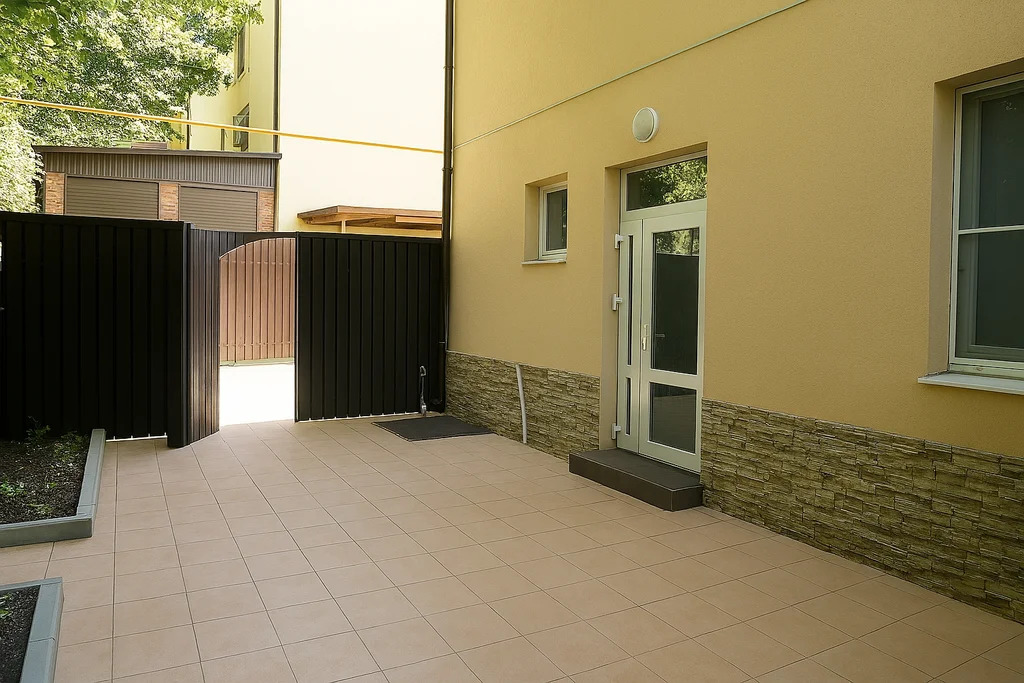 Этаж в доме 57.6 кв. м 150 метров до моря. Охраняемая территория - Фото 7