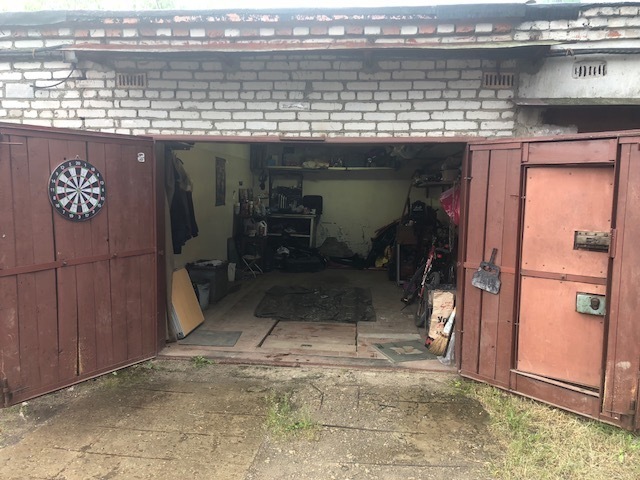 Дом с подвалом и гаражом