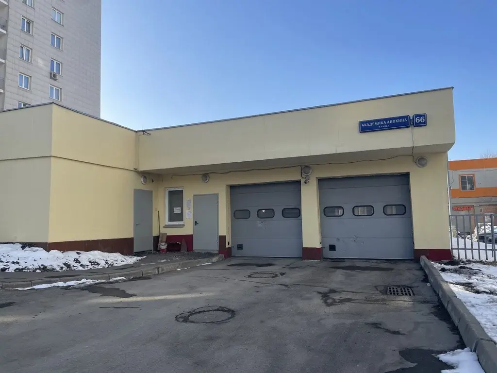 Большое машино место в теплом сухом паркинге - Фото 0