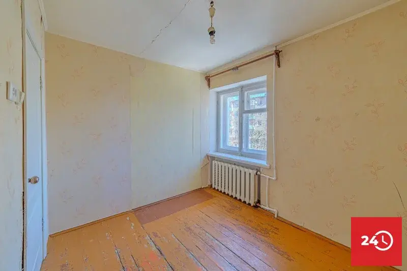 Продаётся 1-комнатная квартира в кирпичном доме по ул Ленинградская 9а - Фото 1