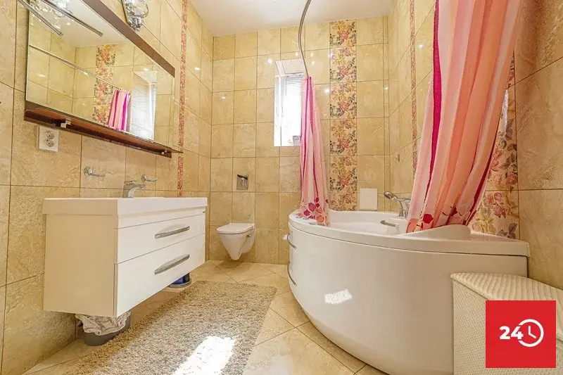 Шикарный дом 287,7 кв.м в черте города (Заря) с гаражом, летней кухней - Фото 3