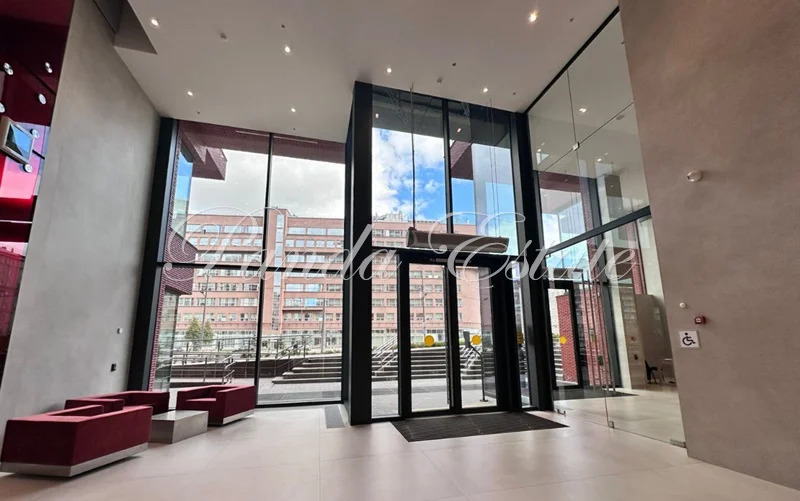 Red7 с дорогой мебелью и ремонтом под тапочки (ном. объекта: 9719) - Фото 6