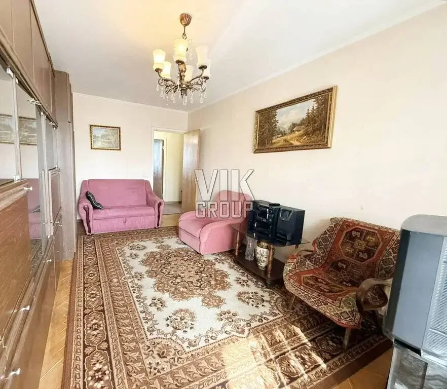 Предлагается светлая трёхкомнатная квартира с хорошим ремонтом - Фото 12