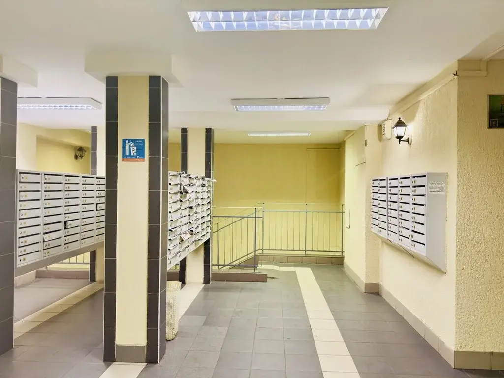 Квартира у метро с хорошим ремонтом, мебелью и техникой,  новый дом - Фото 20