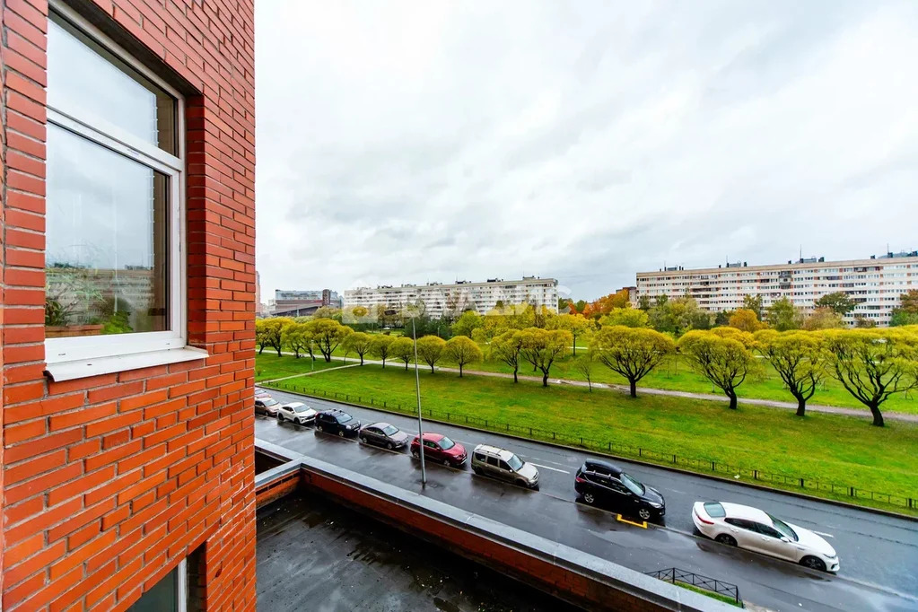 Санкт-Петербург, улица Турку, д.13к1, 4-комнатная квартира на продажу - Фото 0