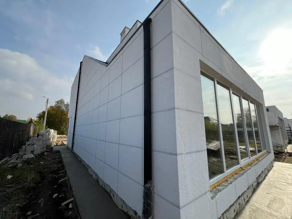 Просторный светлый дом с большими окнами и всеми коммуникациями - Фото 4