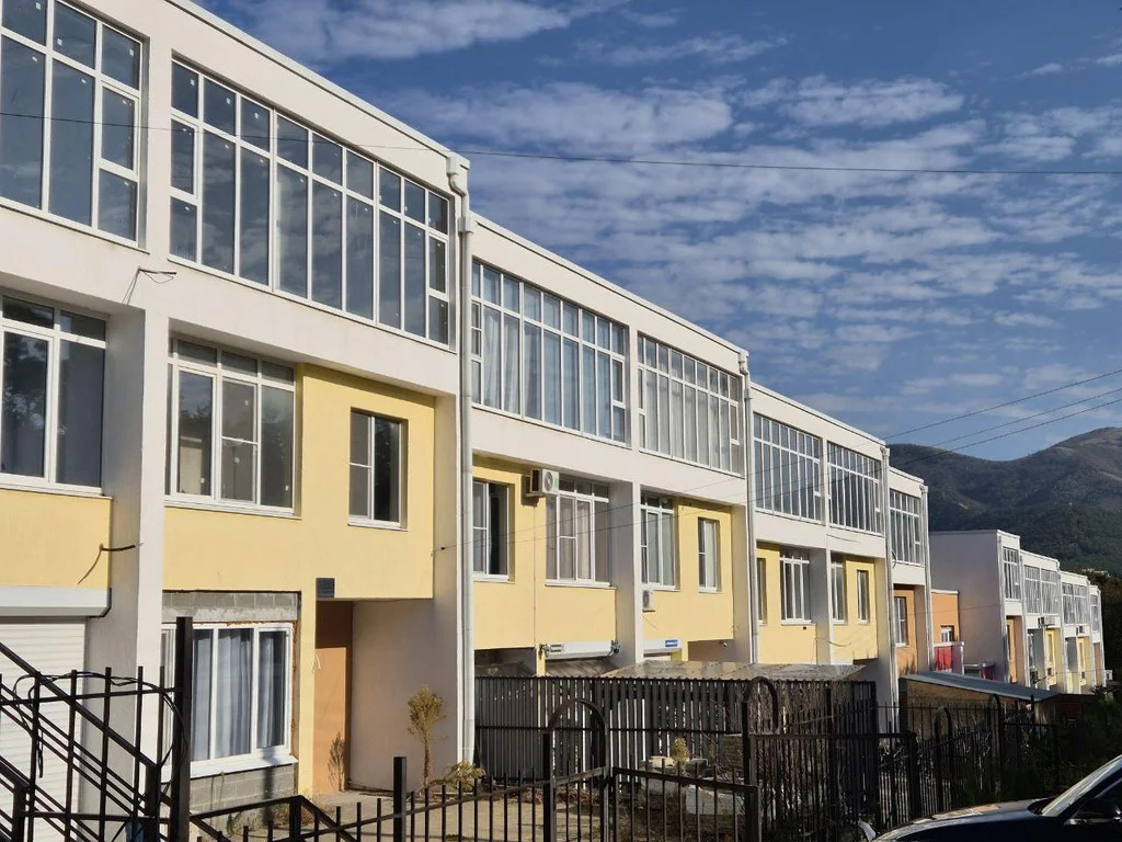 Продажа таунхауса, Кабардинка, Черноморская ул. - Фото 1
