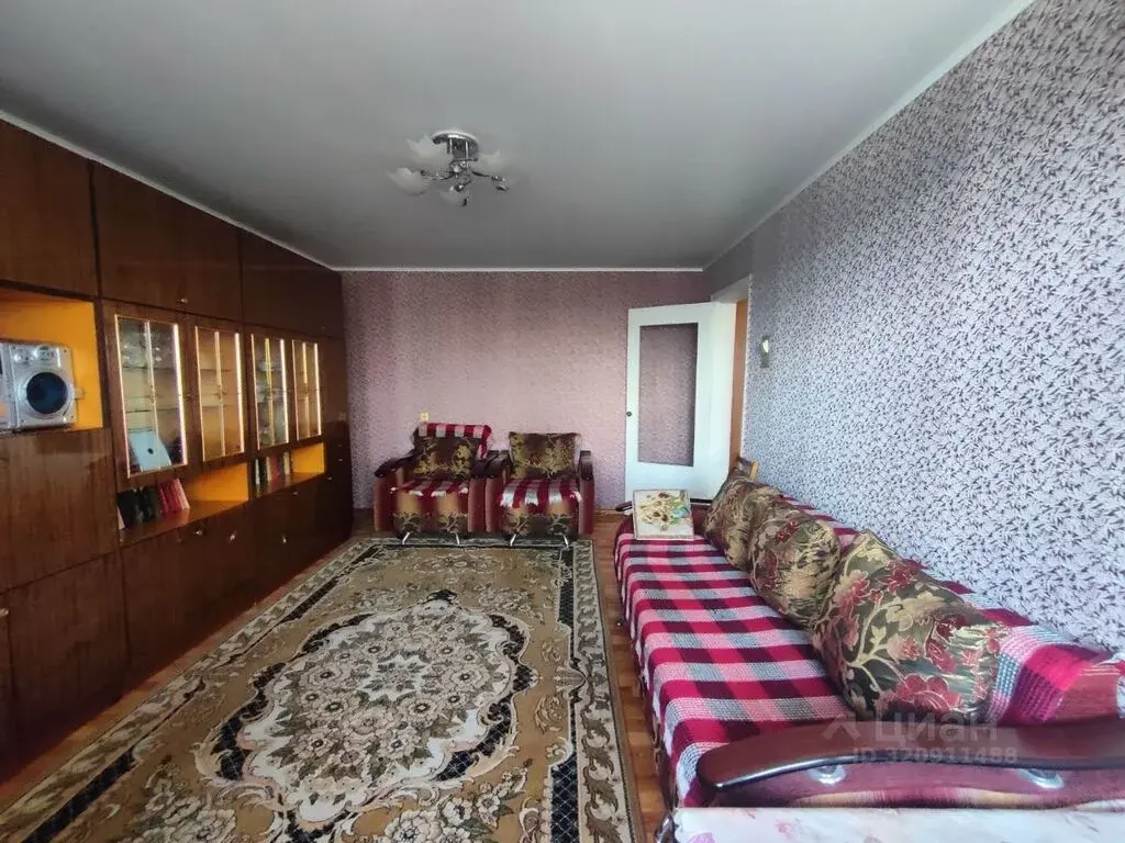 Купить недорогую двухкомнатную квартиру 50 кв.м  с лифтом в Балаково - Фото 2