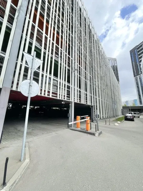 Продажа машино-места на улице Корабельная - Фото 1