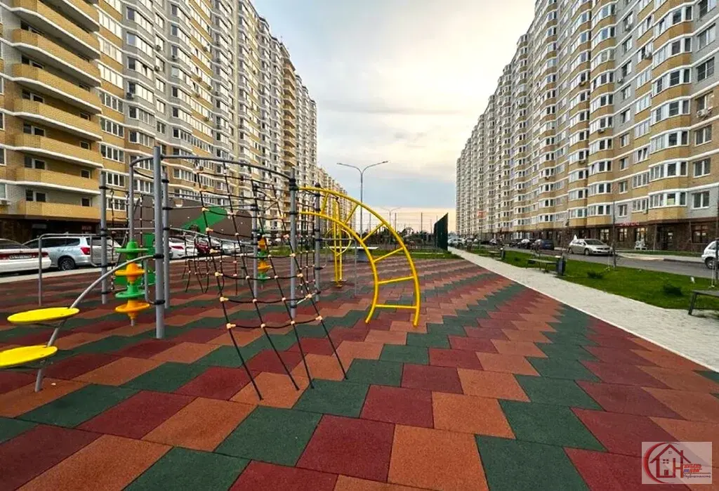 Продам 2-квартиру 53 м2, в ЖК Светлоград в Краснодаре - Фото 0