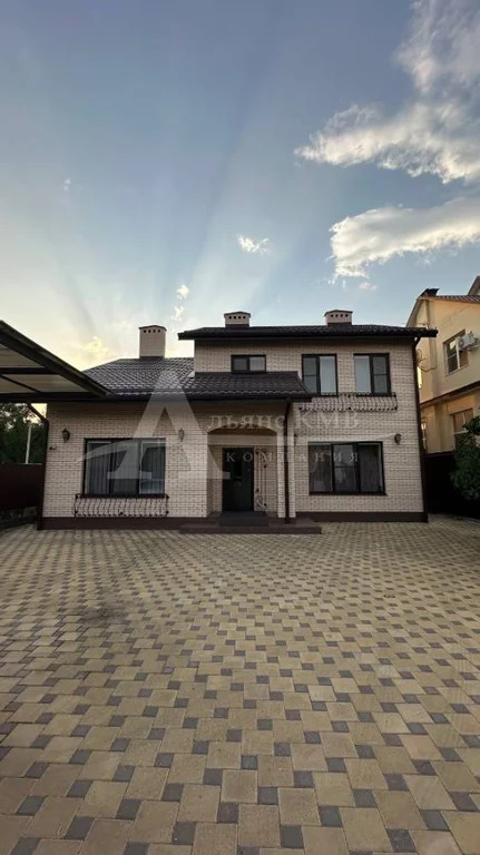 Продажа дома, Минеральные Воды, ул. Октябрьская - Фото 0