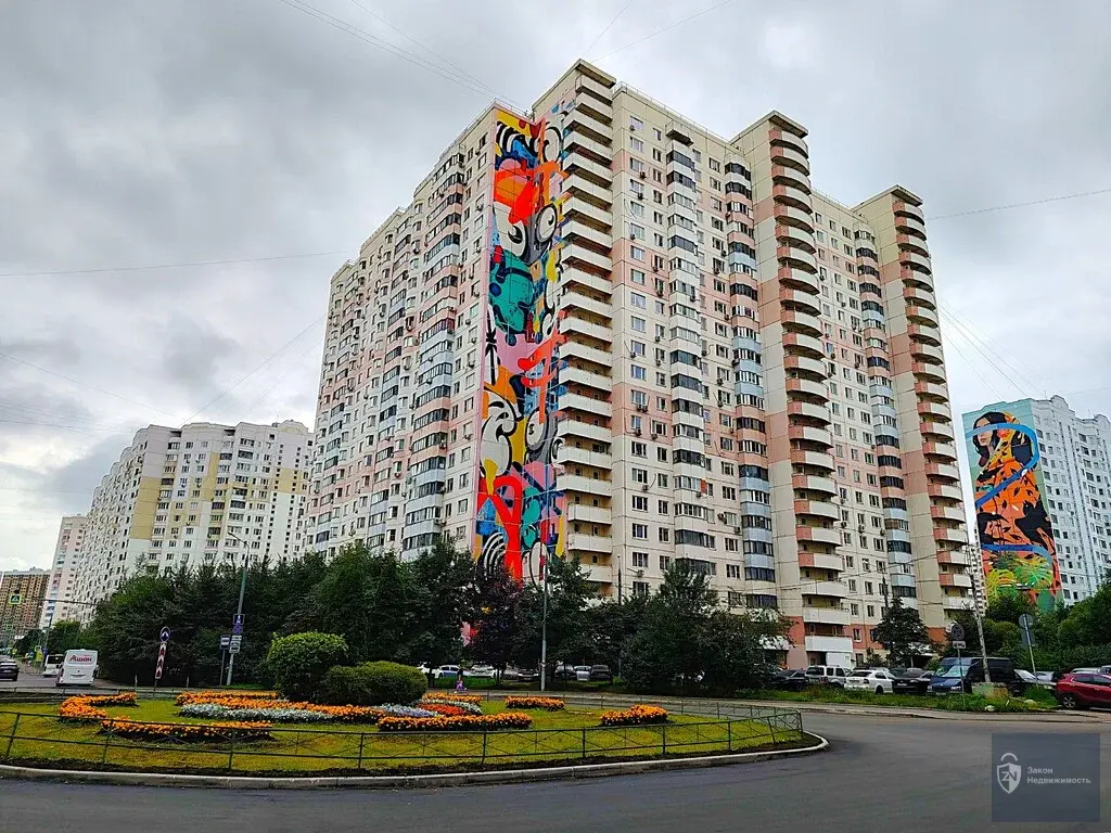 Заезжай и живи. 2 ком. квартира с мебелью и техникой. 5 км от МКАД - Фото 0