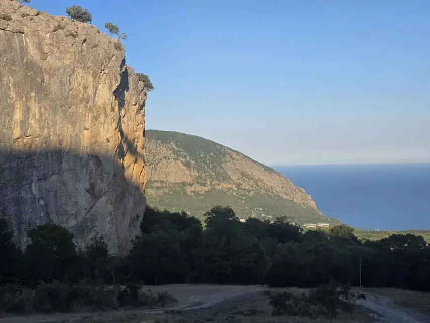 Видовой участок на море и горы, ИЖС, Ялта, Краснокаменка,Крым - Фото 1