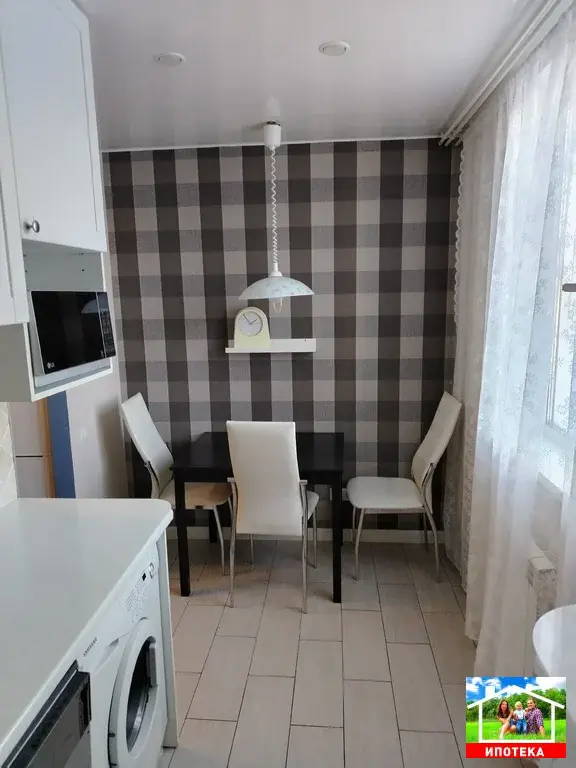 Двухкомнатная квартира с хорошим ремонтом - Фото 1