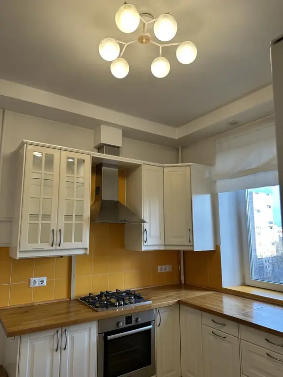 Трехкомнатную квартиру на ул.Космонавтов Общ.пл. 89 кв.м - Фото 1