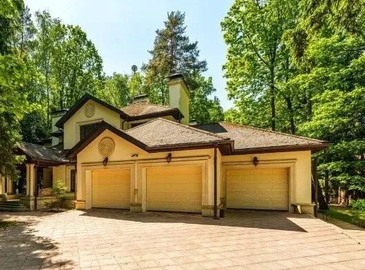 Продаю дом в Подмосковье 1050 кв.м. с участком 24 сот. 13 км. От МКАД. - Фото 2