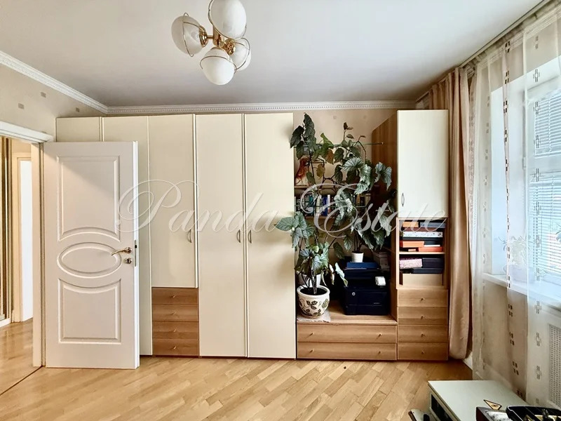 6-ти комнатная квартира Покрышкина 11 (ном. объекта: 9866) - Фото 1