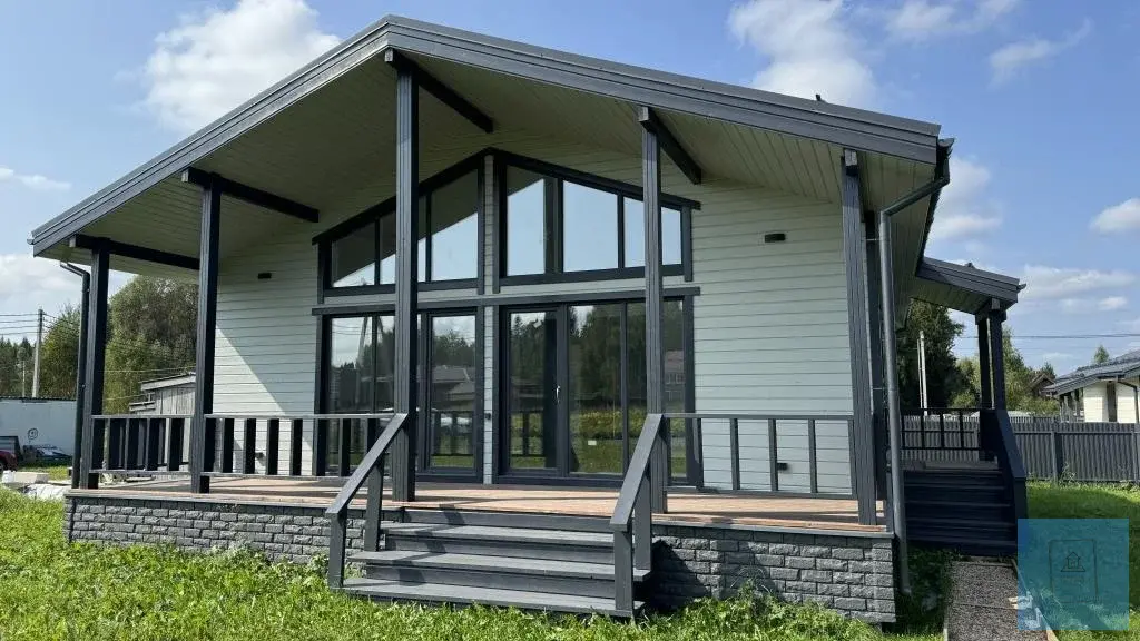 дом 117 м2 с коммуникациями и ремонтом на участке 6 соток - Фото 1