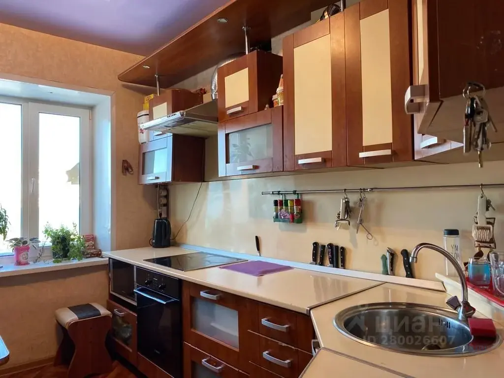 Продажа трехкомнатной квартиры 70.2м Марчеканская ул., 2к1, Магадан, . - Фото 0