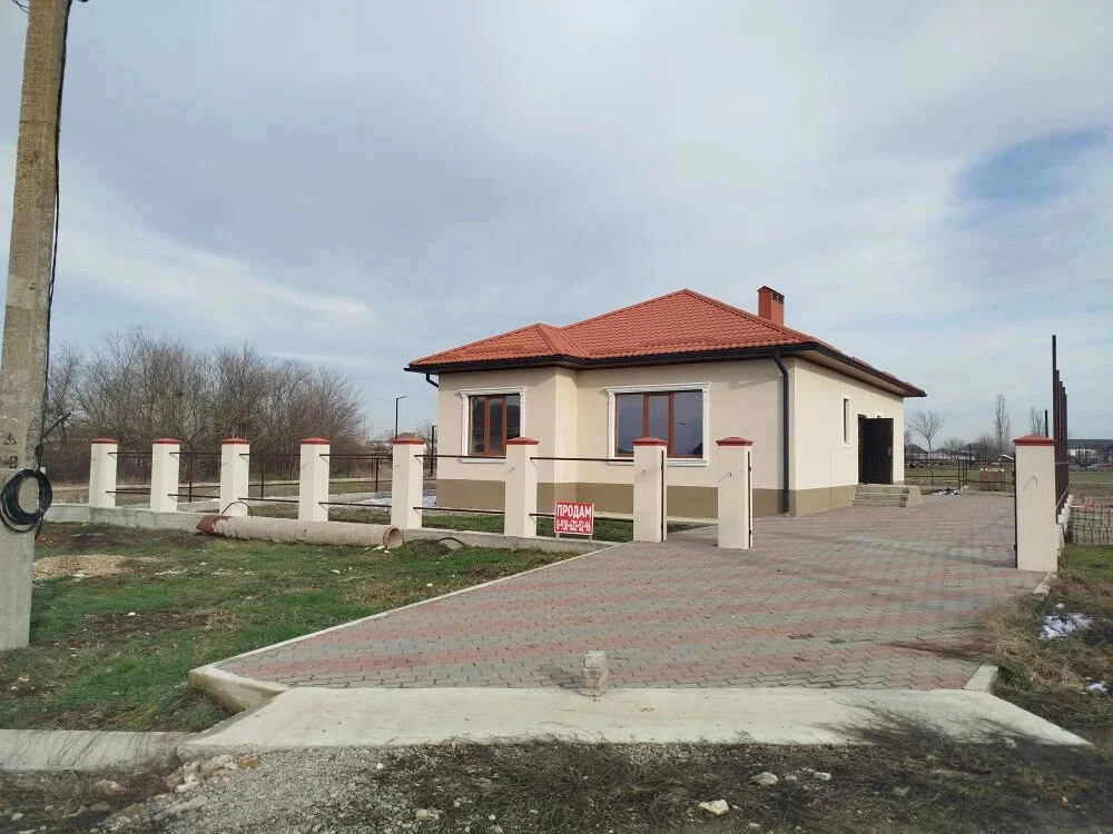 Продажа дома, Новоукраинский, Крымский район, ул. Юбилейная - Фото 1